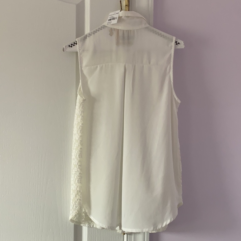 Soprano Collared Tank Top - Picture 4 of 6